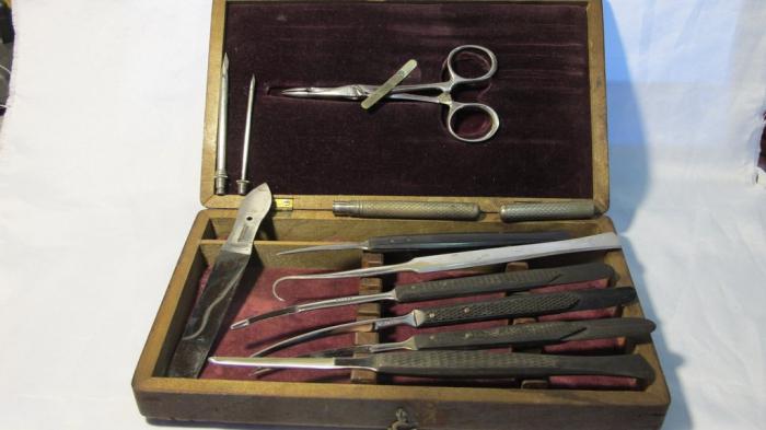 chirurgické nástroje