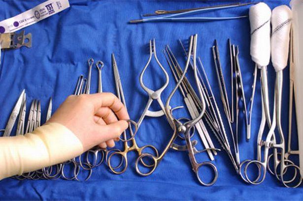 zestaw narzędzi chirurgicznych