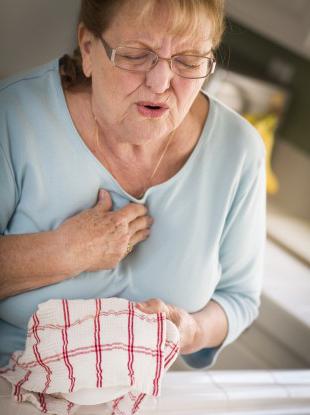 симптоми на инфаркт при жени