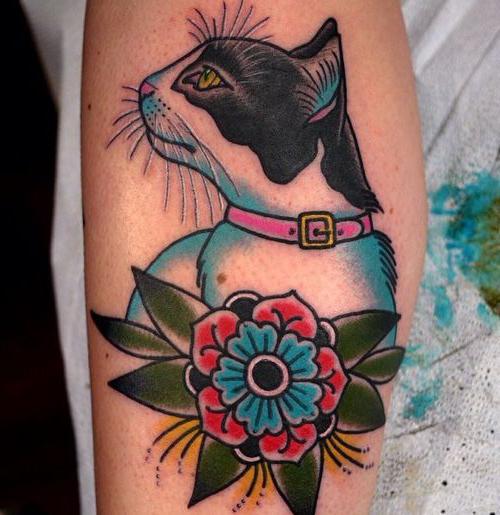 cosa significa "tatuaggio del gatto"?