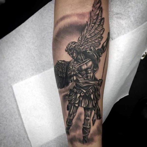 ангел-пазител татуировка под ръка
