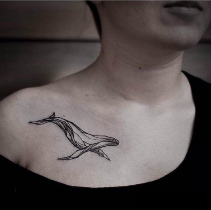 kitova tetovaža na ključnici