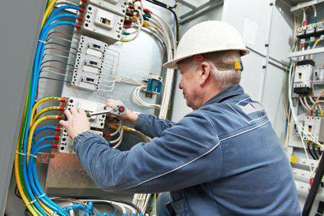 tehnični ukrepi pri delu v električnih inštalacijah do 1000V