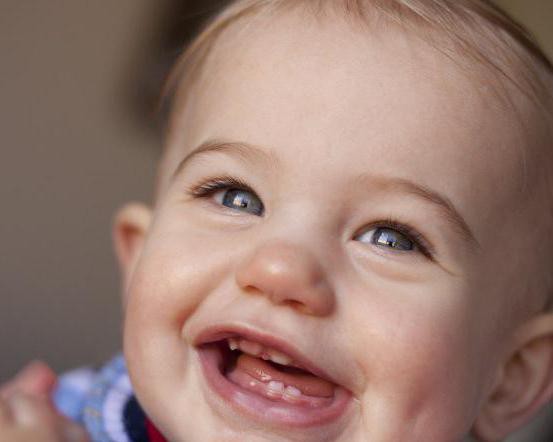 come si verifica la dentizione nei bambini