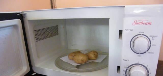 giacca patata nel microonde