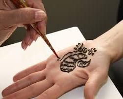 tymczasowy tatuaż z henny