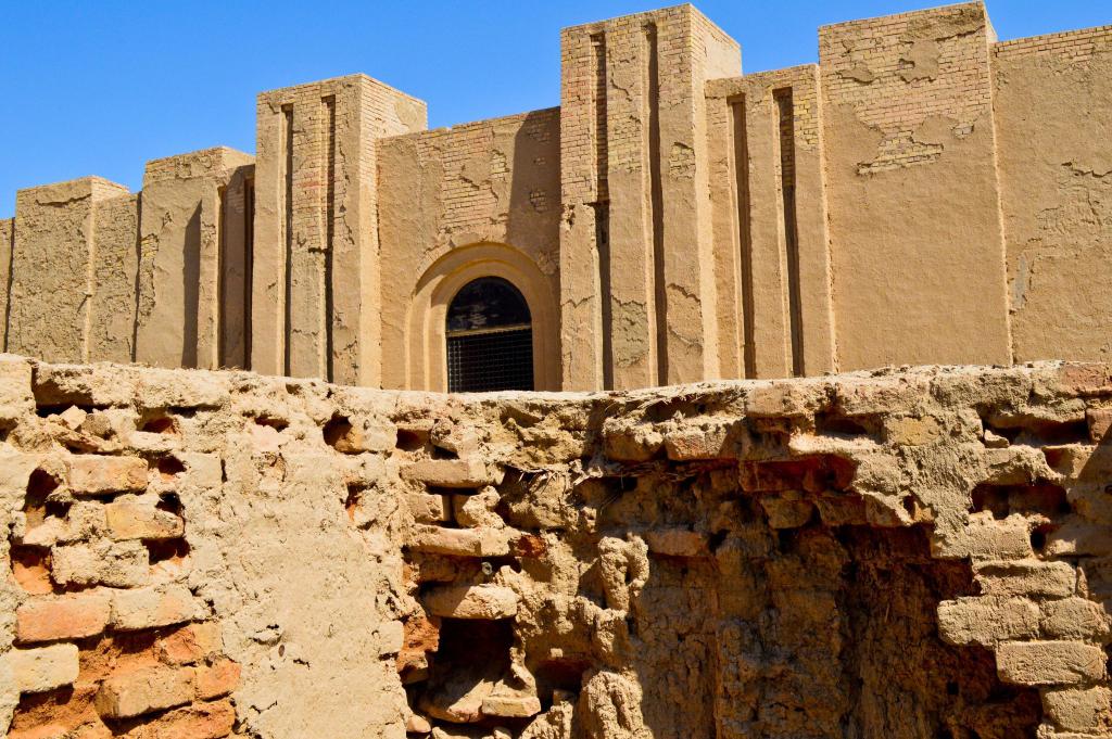 Останки от стените на древен Вавилон
