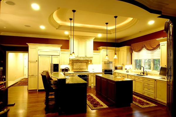 sádrokartonové stropy v kuchyňském designu