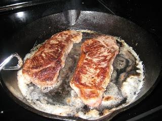 pečení steaků