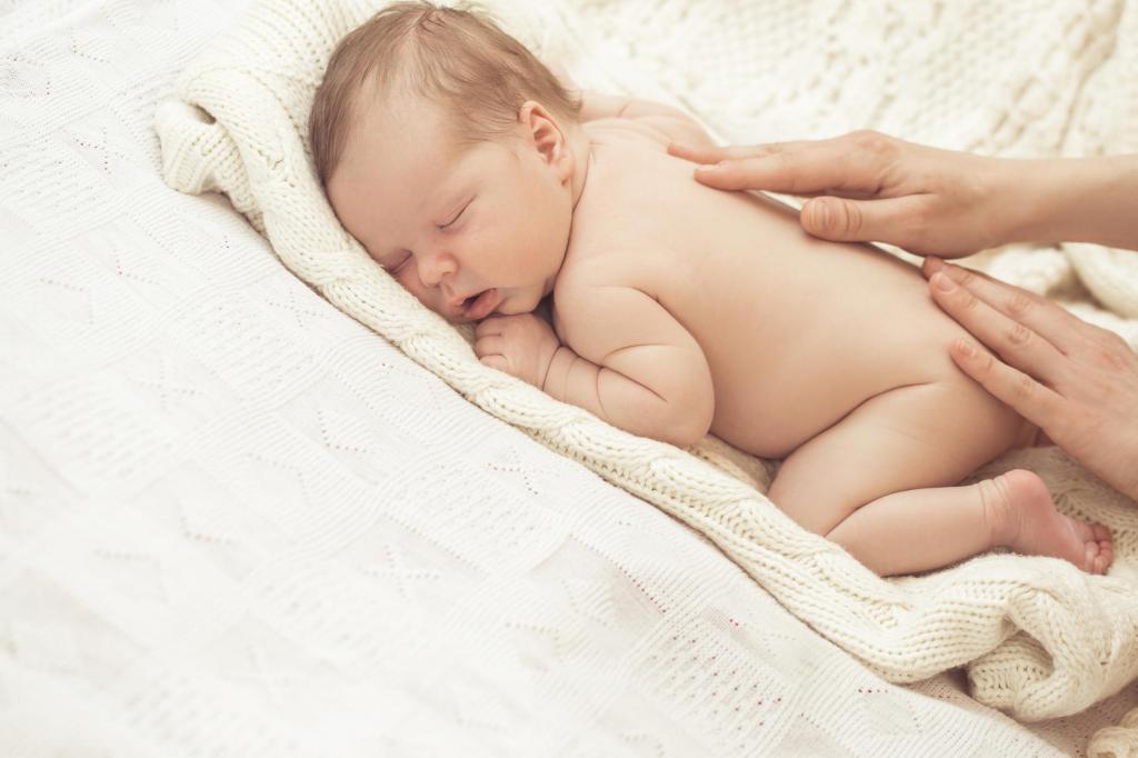 Dojenček dva meseca - masaža