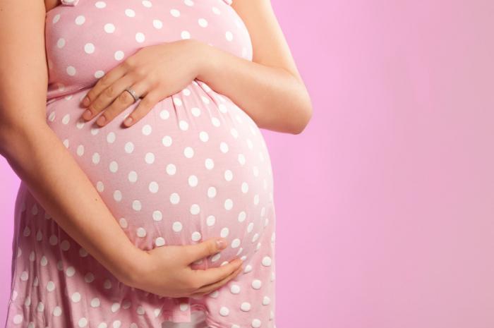 fenuli durante le recensioni di gravidanza
