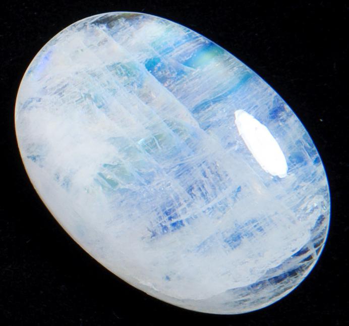 měsíční kámen magické a léčebné vlastnosti měsíčního kamene