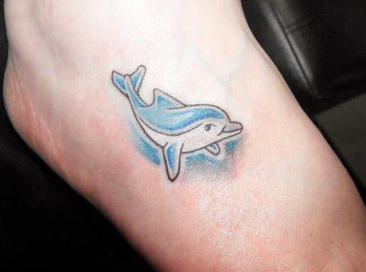 tatuaż delfinów