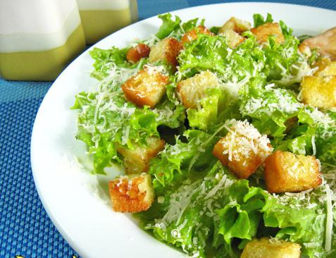 Nejchutnější recept na caesarský salát