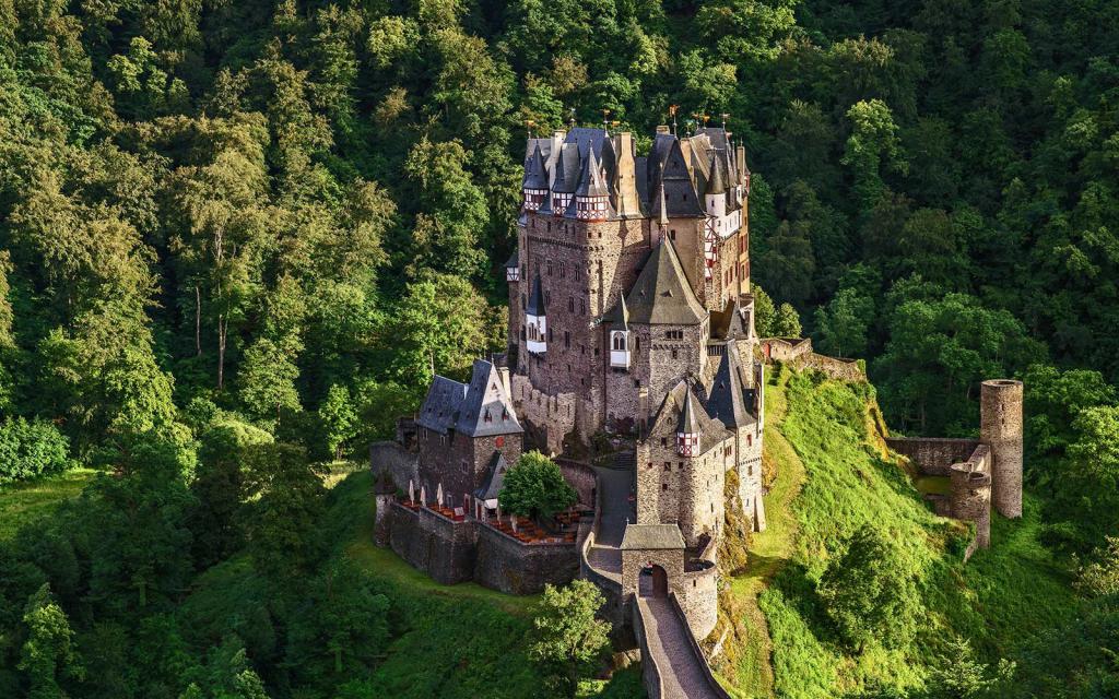 zamek eltz niemcy