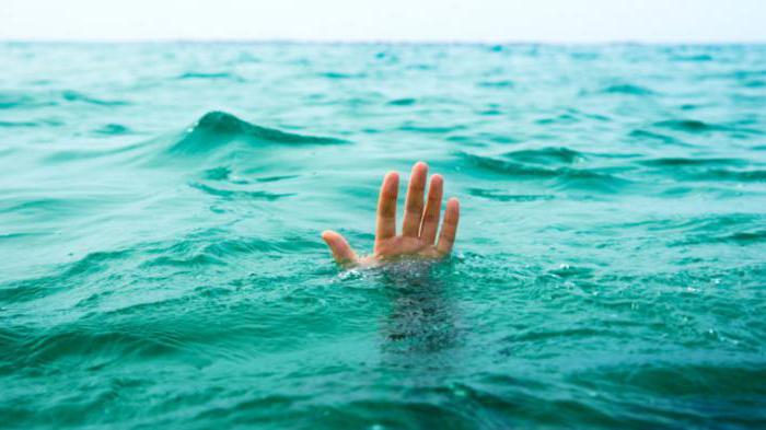 záchranu utopujícího muže