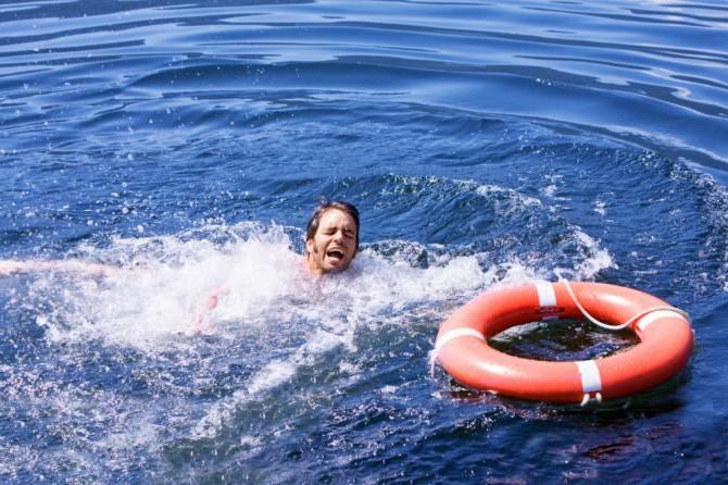 pravila za reševanje utopljenega človeka