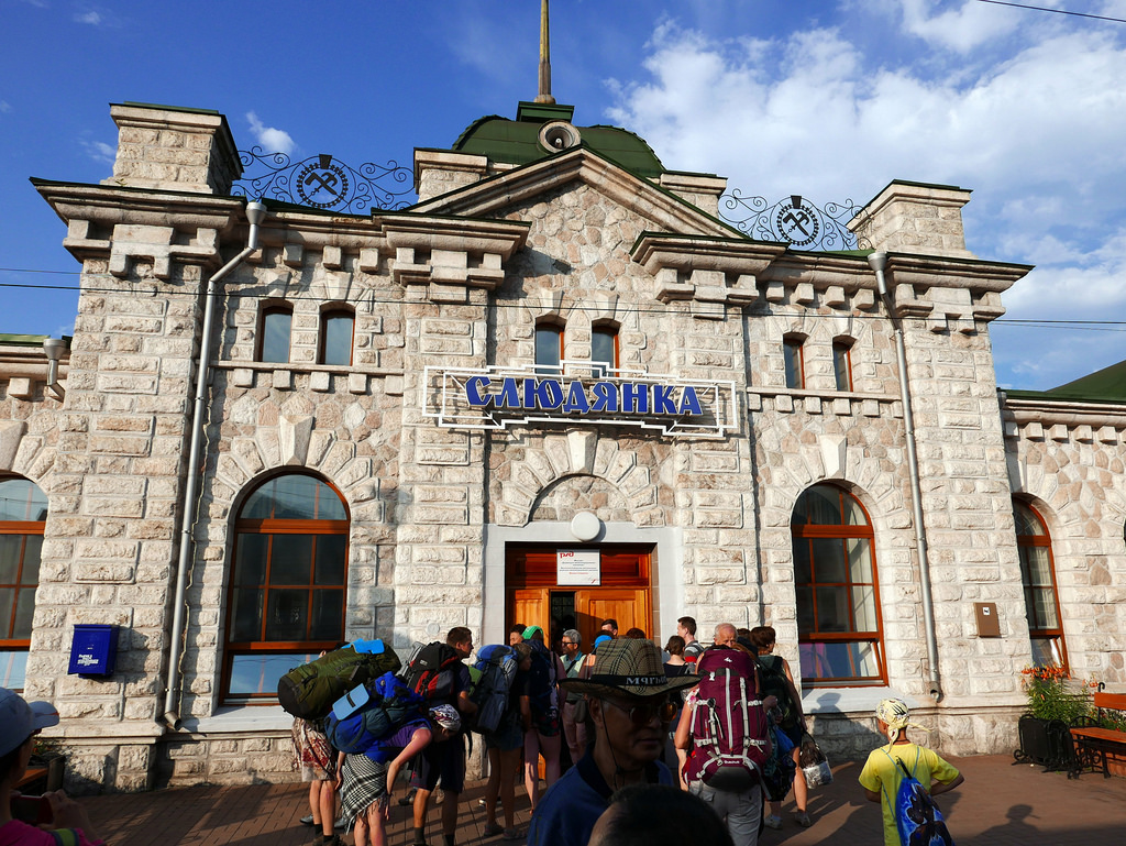 Budova stanice ve městě Slyudyanka byla postavena z mramoru