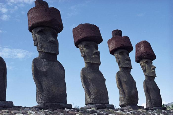 цяла дължина статуи на Великденския остров