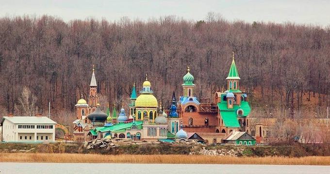 Tempio di tutte le religioni nell'indirizzo di Kazan