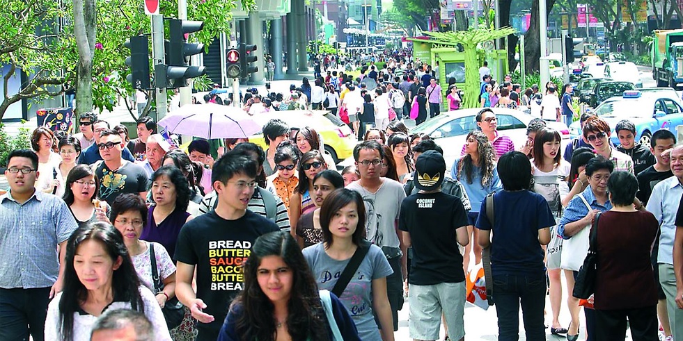 Ludzie na ulicy w Singapurze