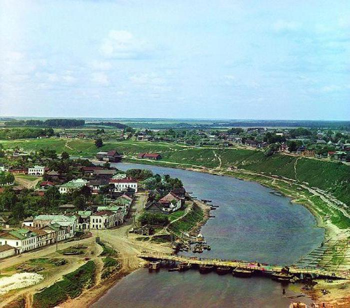 kde řeka Volga pochází z místa toku