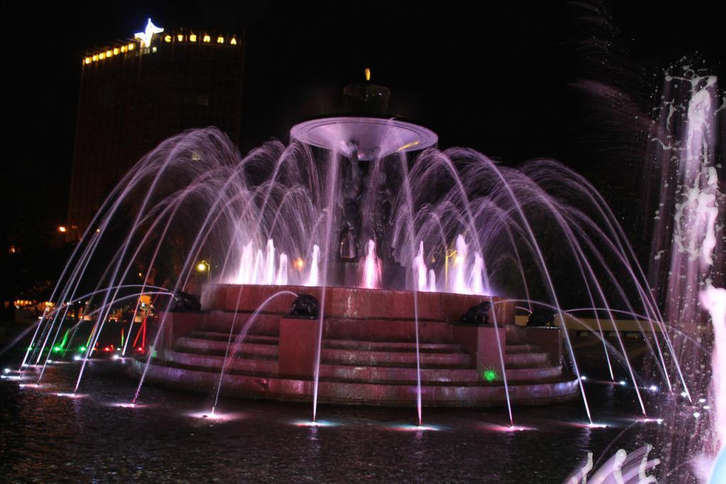 Fontana sulla Piazza dei teatri