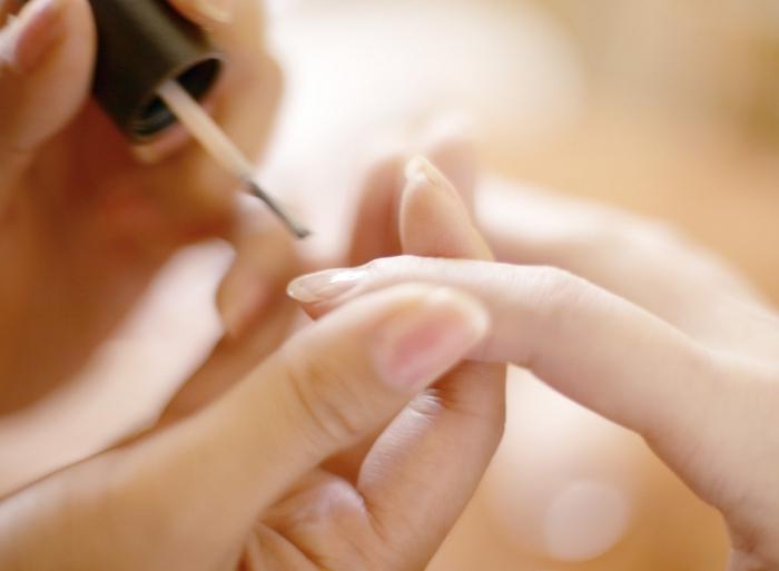 jak zrobić manicure w domu