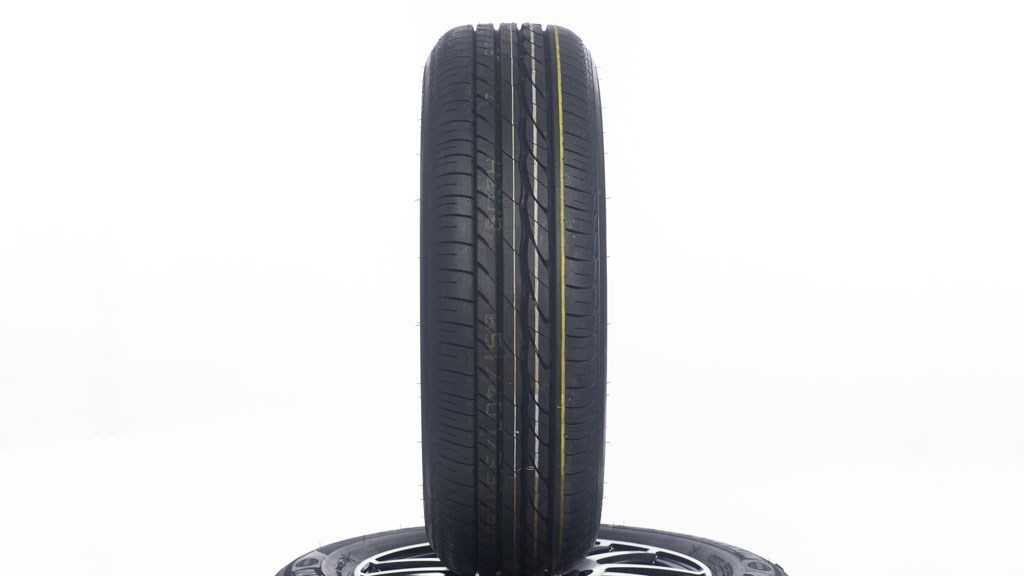 Моделът на протектора на гумите Bridgestone Turanza ER300