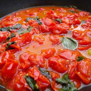 как се прави доматен сос
