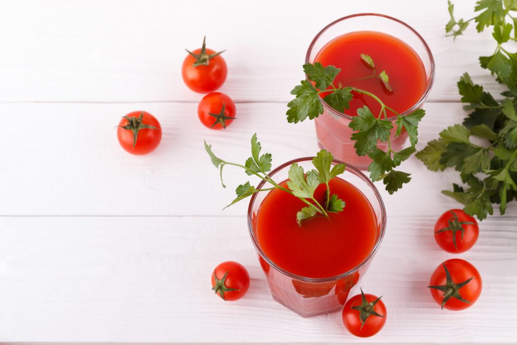 rozdrabniacz z sokowirówką do pomidorów