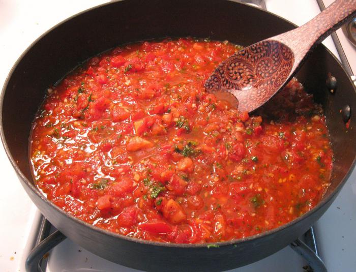 sos pieprzowy i pomidorowy