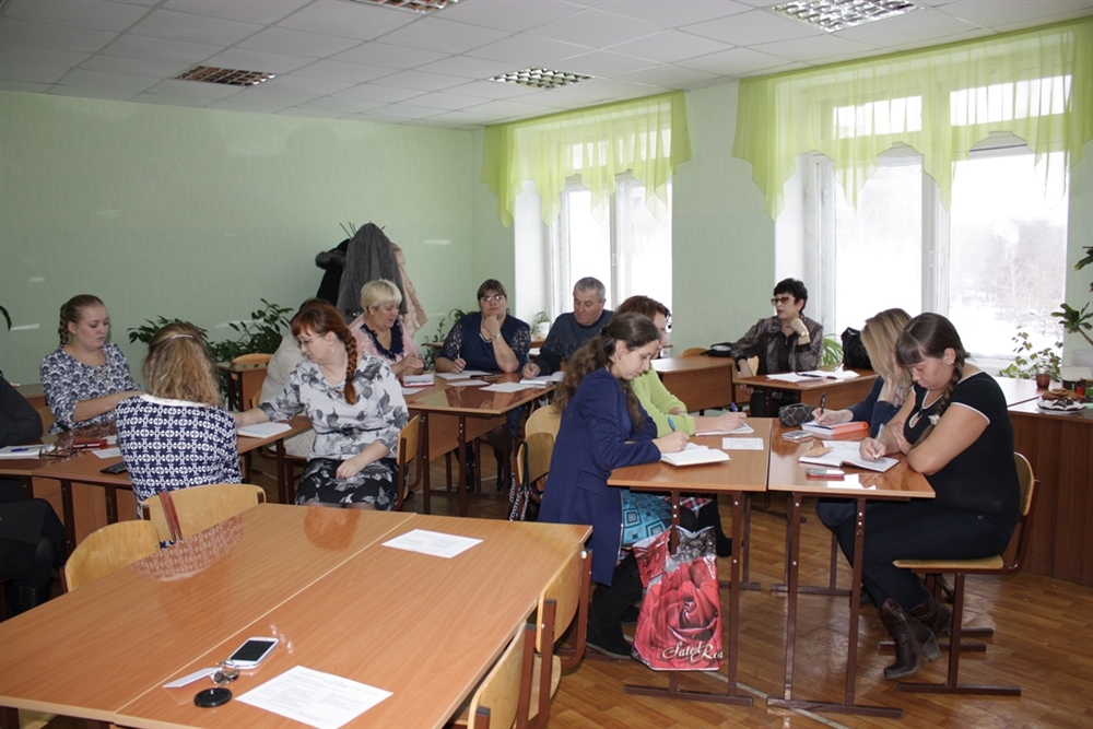 Учебен ден в Томския колеж по дизайн и обслужване