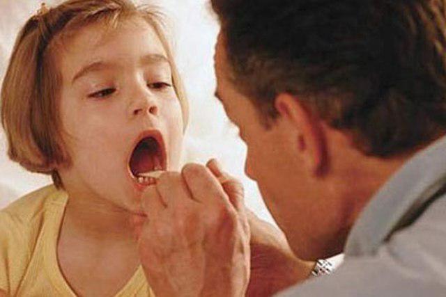 Istruzioni per l'uso di tonsille per bambini