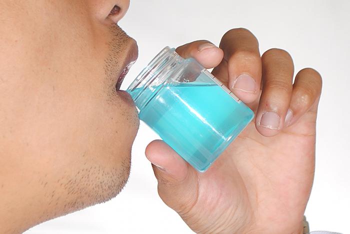 leczyć zapalenie jamy ustnej w domu