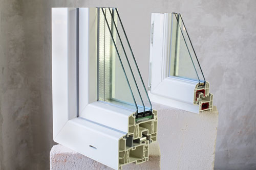 różnice między oknami jednopanelowymi i dwupanowymi