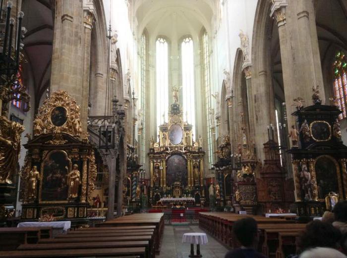 Cerkev Tyn je v Pragi