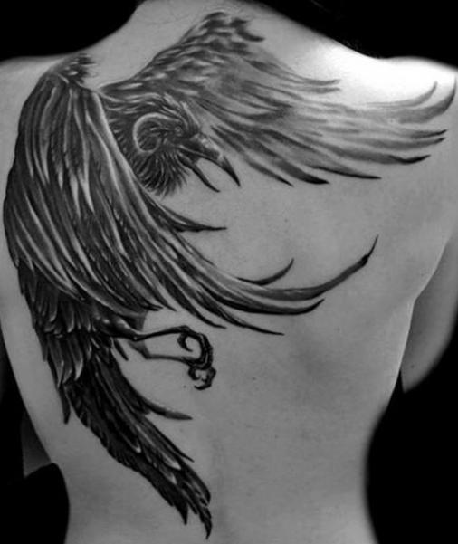 tatuaggio di uccello a portata di mano