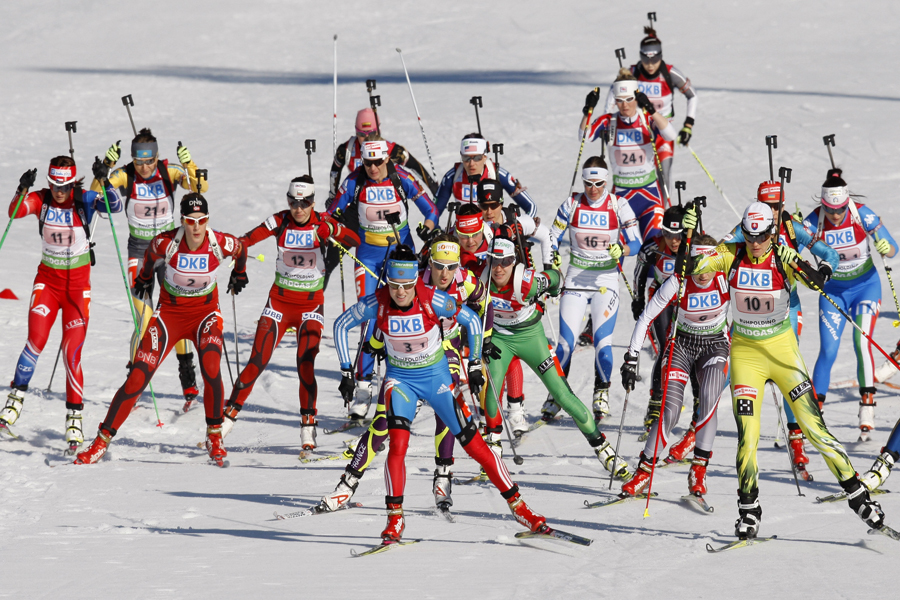 masowy start w biathlonie