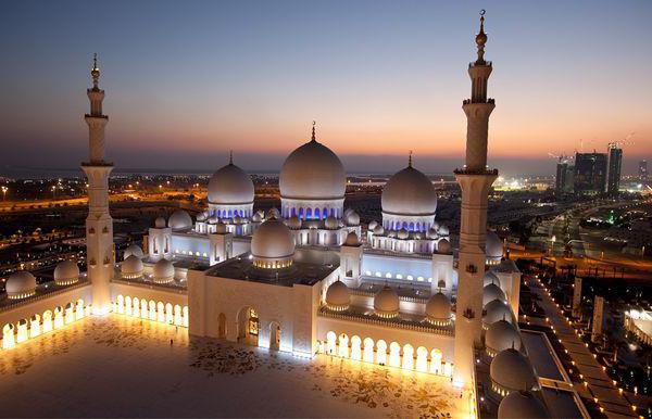 столицата на ОАЕ Абу Даби