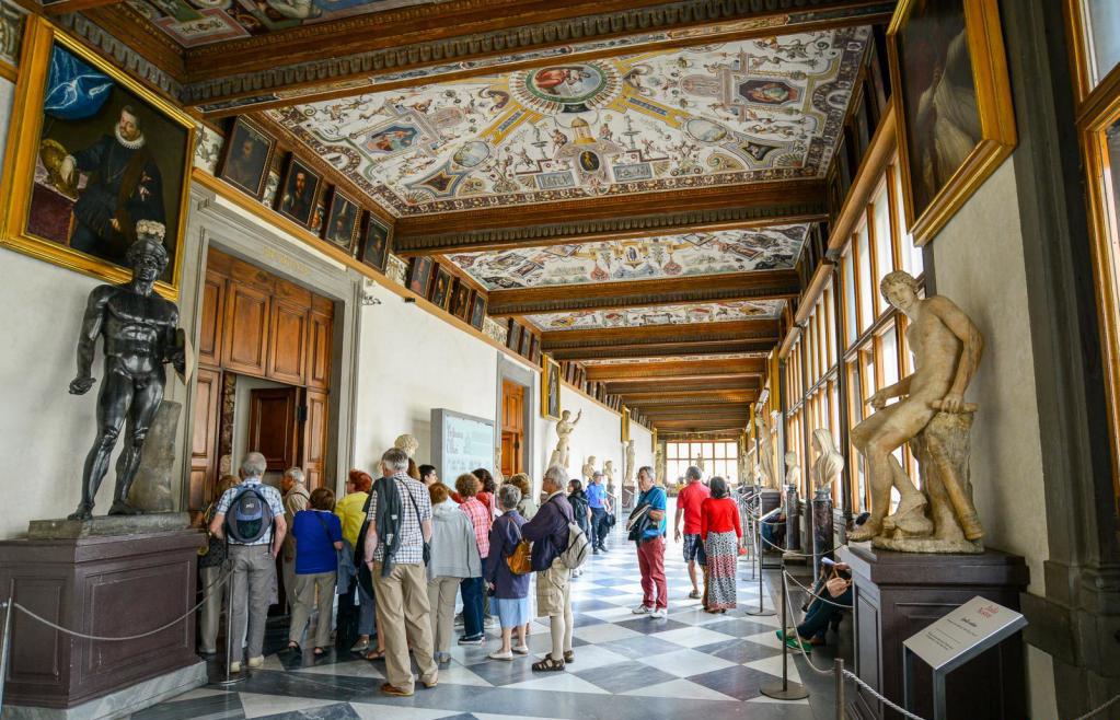 Odwiedzający galerię Uffizi
