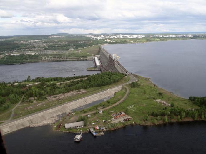изграждане на водноелектрическа централа Уст-Илимск