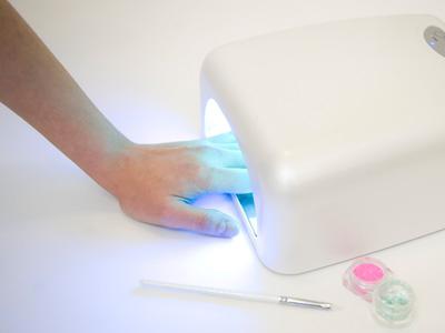 преглед на лампата за сушене на нокти