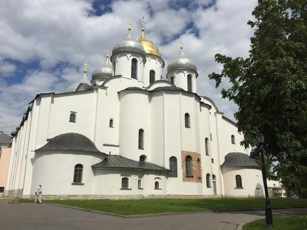 Foto di attrazioni Veliky Novgorod con descrizione