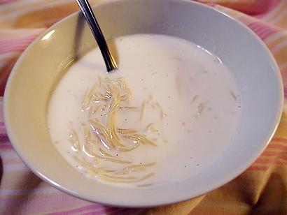 przepis na zupę z mleka z makaronem