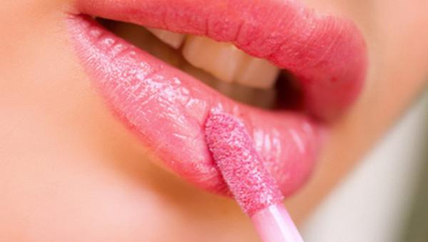 kako zdraviti suhe ustnice