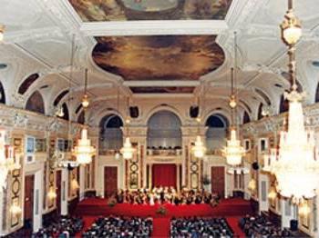 Снимка на Държавната опера във Виена