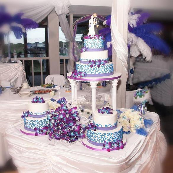 fialové svatební dekorace