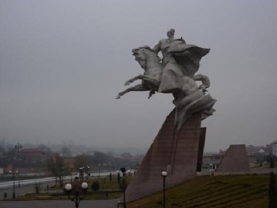 Vladikavkaz: znamenitosti (fotografija s naslovima)