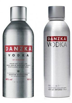 vodka in una bottiglia di alluminio danzka